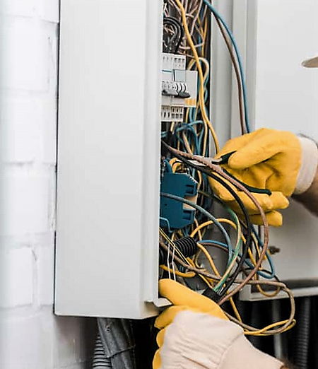 Find Local Electricians in Monaghan with Online Tradesmen