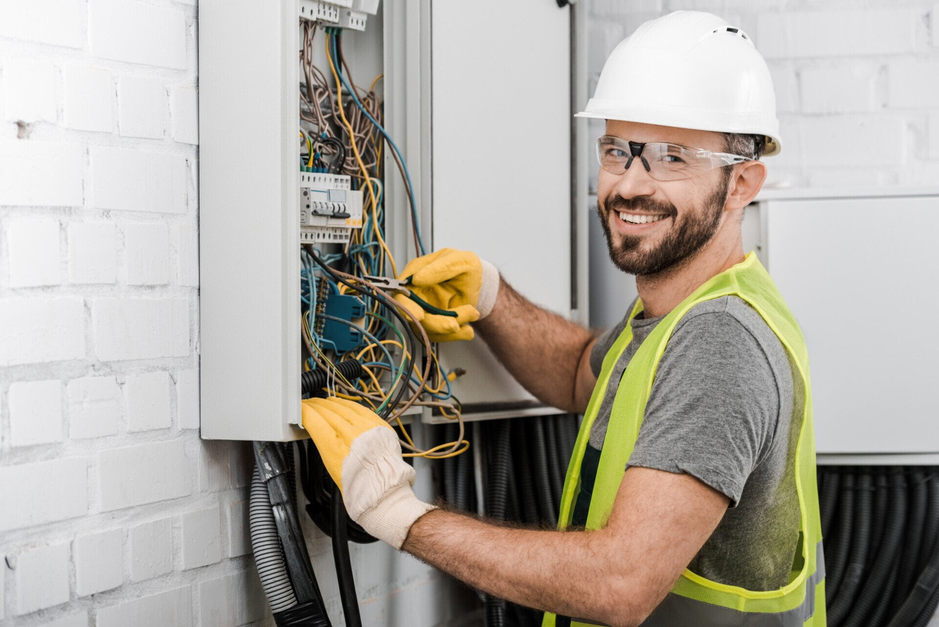 Hiring an Electrician in Clontarf