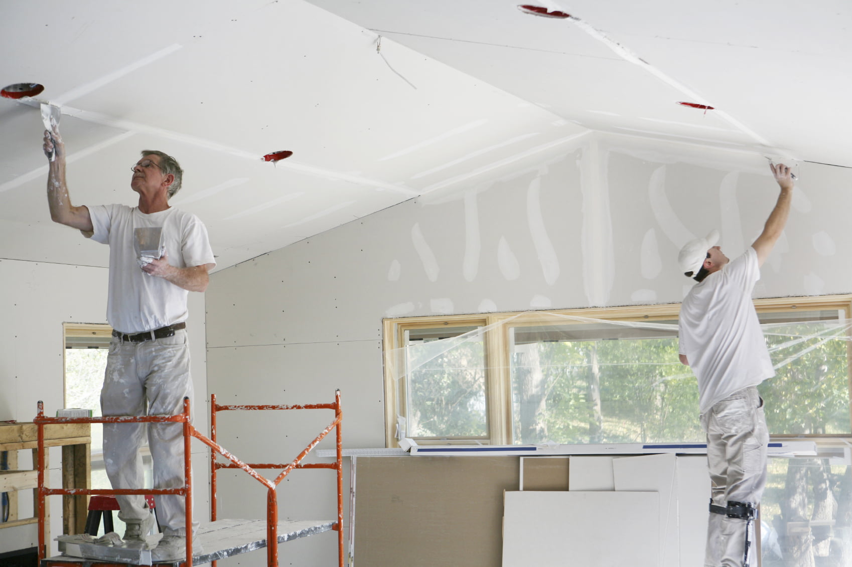 Skilled Drywall Installers in Louth